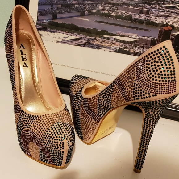 Special Occassion or Holiday Heels - Picture 1 of 3